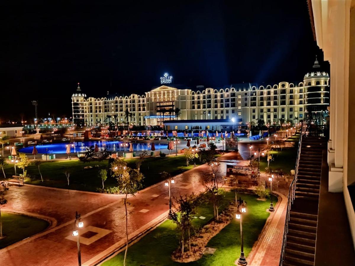 Tolip El Forsan Hotel Ismailia Eksteriør bilde The resort at night