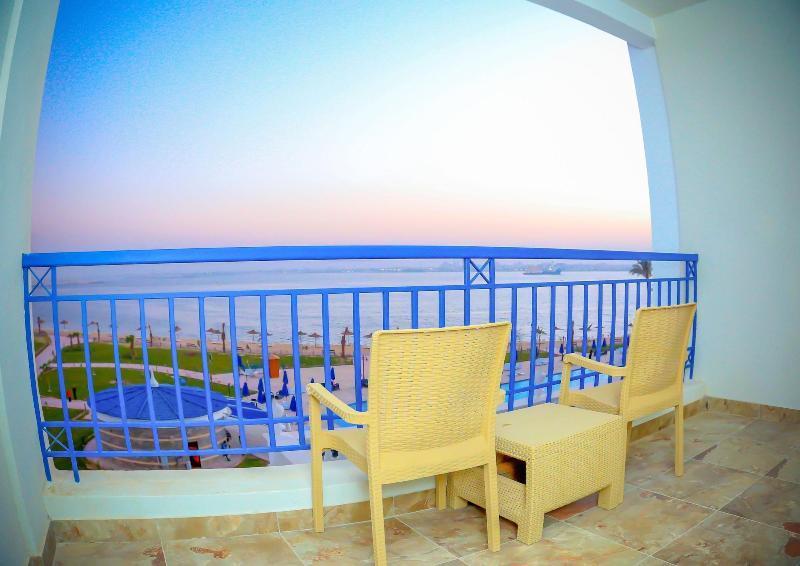 Tolip El Forsan Hotel Ismailia Eksteriør bilde A balcony