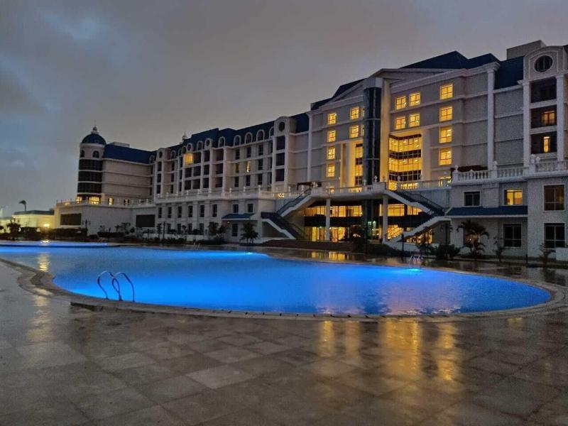 Tolip El Forsan Hotel Ismailia Eksteriør bilde The pool at the hotel