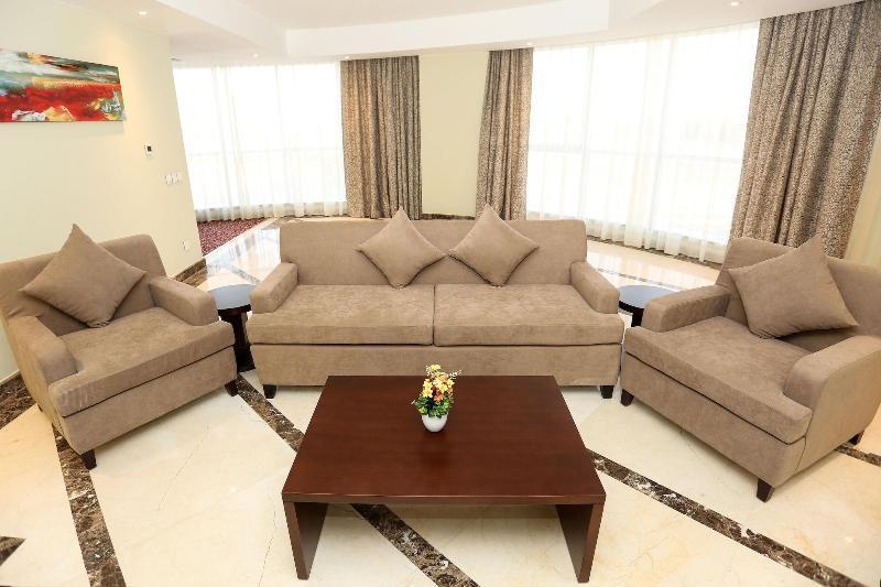 Tolip El Forsan Hotel Ismailia Eksteriør bilde A living room