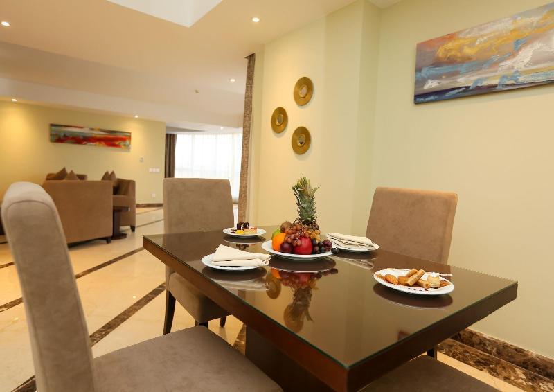 Tolip El Forsan Hotel Ismailia Eksteriør bilde A dining room