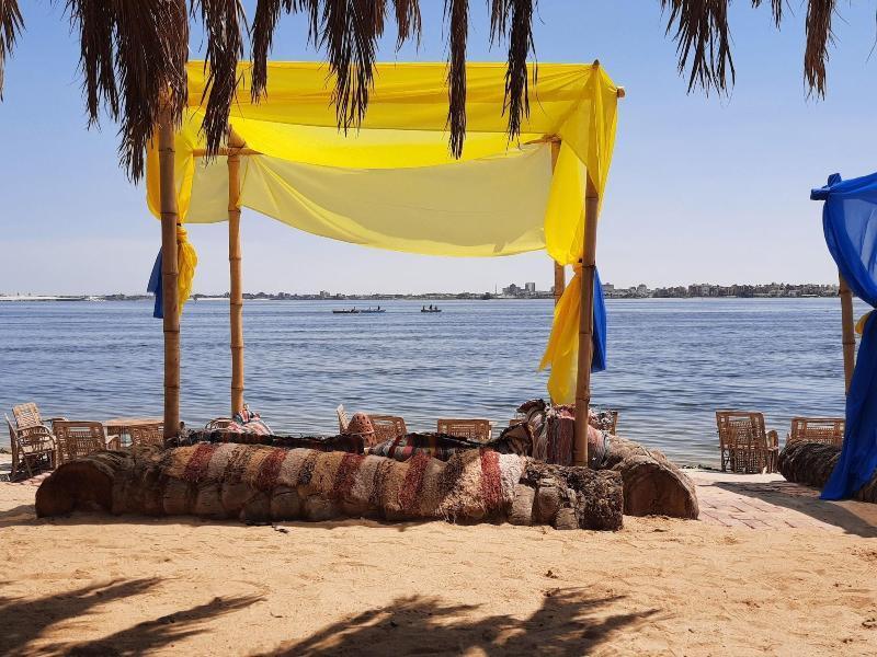 Tolip El Forsan Hotel Ismailia Eksteriør bilde A sukkah on the beach of the Sea of Galilee