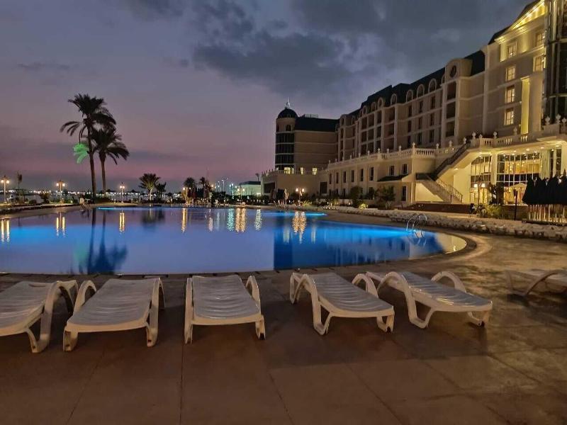 Tolip El Forsan Hotel Ismailia Eksteriør bilde The pool at the hotel