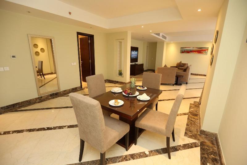 Tolip El Forsan Hotel Ismailia Eksteriør bilde A suite at the hotel